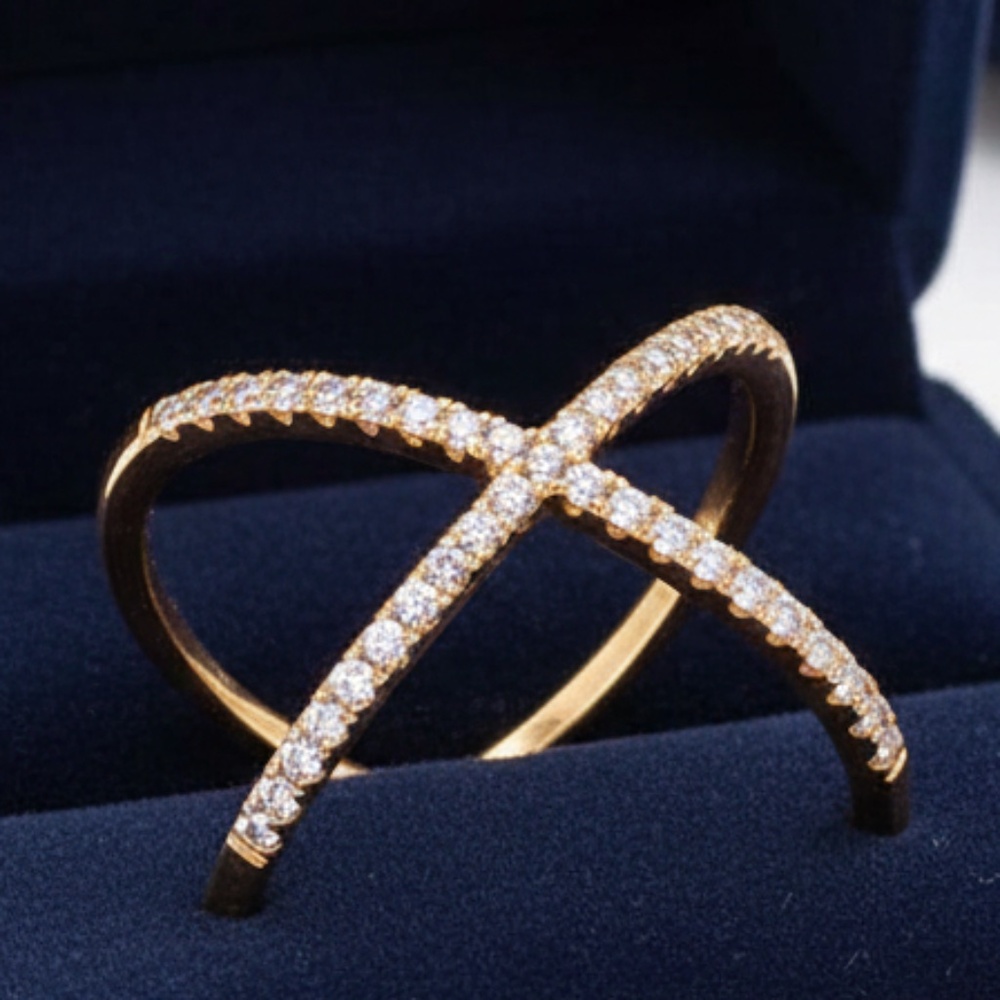 Womens Sterling Silver‎ .925 Gold Tone Criss-Cross Zirconia Cocktail Ring Size 7 - Picture 2 of 4